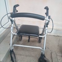 Сгъваема алуминиева  проходилка ролатор за възрастни, оперирани, трудно подвижни хора. Марка: GEMINO, снимка 1 - Ролатори - 42441227