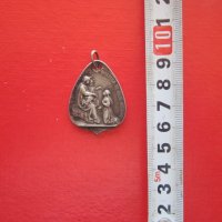 Старинен католически посребрен двустранен медальон, снимка 1 - Колиета, медальони, синджири - 29729291