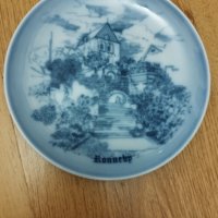 Декоративна чиния от Ронебю Швеция, снимка 1 - Антикварни и старинни предмети - 42468707