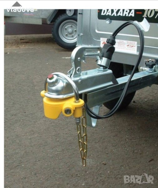 Универсален заключващ механизъм за теглич на каравана и ремаркета против кражба с два ключа , снимка 1