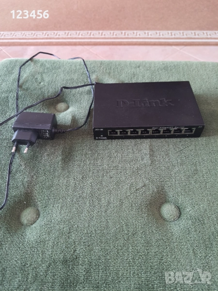 D-Link DES-108(  8-портов бърз Ethernet неуправляем дескстоп суич), снимка 1