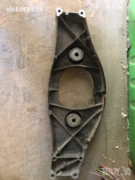 Носач диференциал Mercedes w221, снимка 1