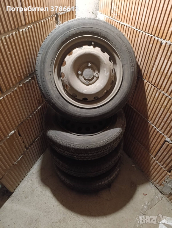 Джанти с гуми R14  40 лв./20,45 евро за 4 бр., снимка 1