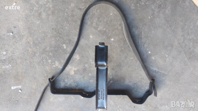 Скоба за аптечка пожарогасител голф 3 Volkswagen Golf III , снимка 1