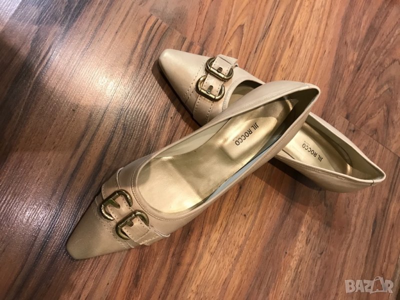 Ниски елегантни обувки в бежавата гама, снимка 1