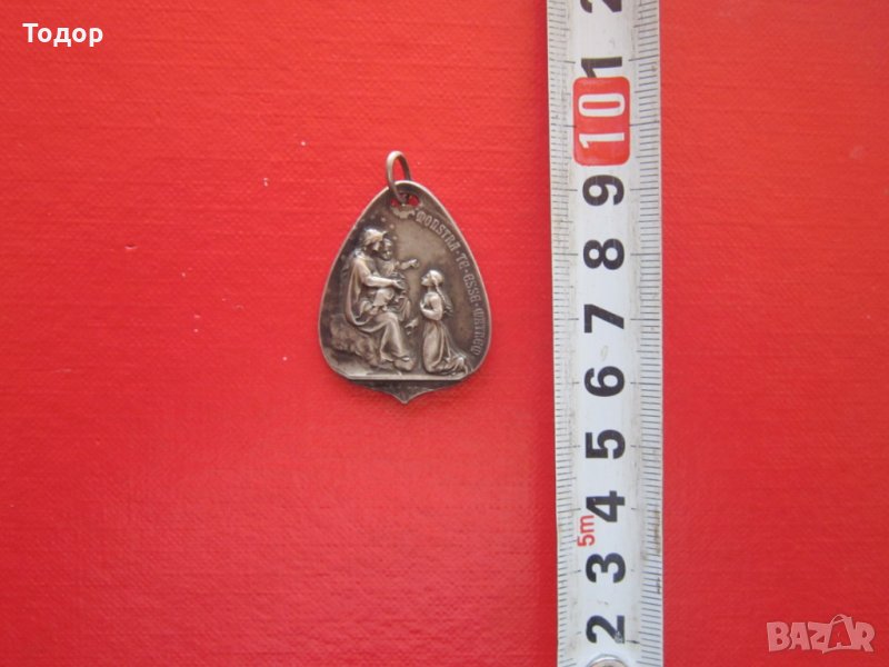 Старинен католически посребрен двустранен медальон, снимка 1