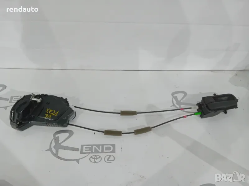 Задна лява брава врата toyota yaris cross 1.5 hybrid 2019-2024, снимка 1