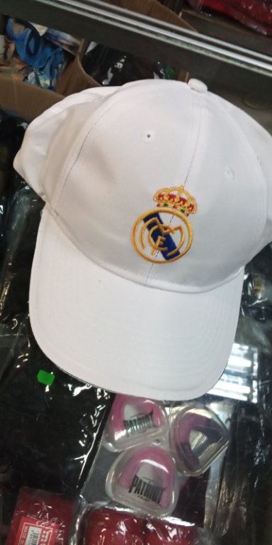 шапка с козирка Real Madrid нова в Шапки в гр. Варна - ID37464488 — Bazar.bg