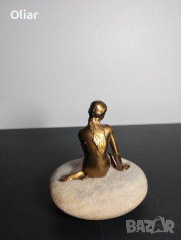 Прекрасна винтидж статуетка на Малката русалка върху камък. , снимка 3 - Антикварни и старинни предмети - 44150971