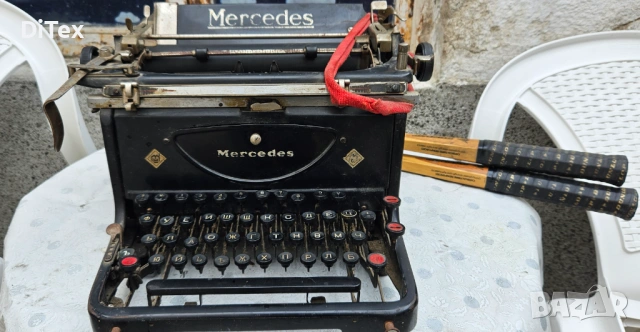 Пишеща машина , снимка 3 - Антикварни и старинни предмети - 53929059