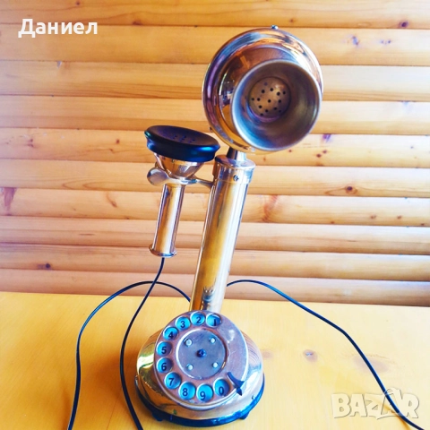 Ретро телефон бронзов