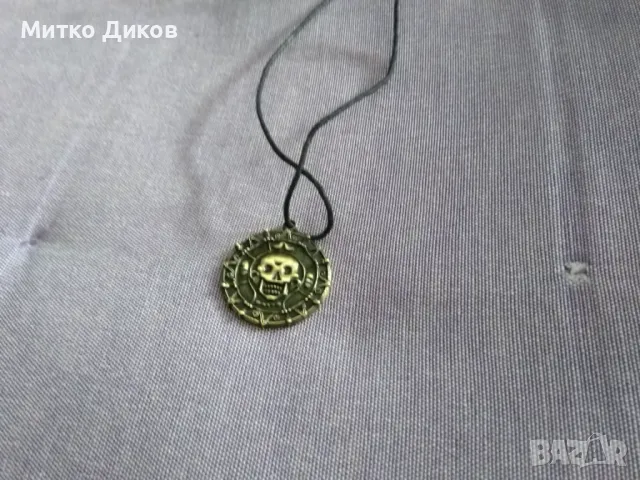 Pirates of the Caribbean Dead Man's Chest Disney Necklace Караибски пирати медальон фи 3см, снимка 2 - Колиета, медальони, синджири - 48694550