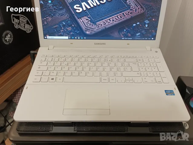 Лаптоп Samsung NP370RPE-AO2BG / 15,6", снимка 2 - Лаптопи за дома - 56104102
