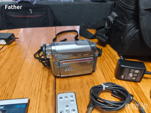 Видеокамери Canon и JVC - MiniDV, снимка 5 - Камери - 56164477