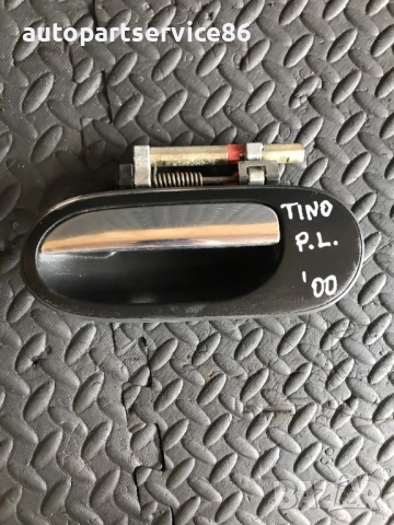 Външна дръжка за предна лява врата черна / хром за Nissan Almera Tino (2005) 