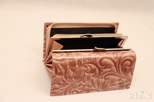 Красиво бежово портмоне на орнаменти, снимка 4 - Портфейли, портмонета - 37143876