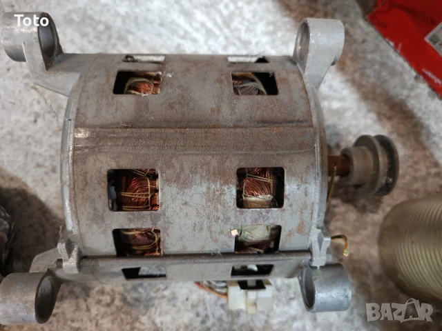 Двигател от пералня Самсунг SWF 5005, снимка 3 - Електродвигатели - 50895752