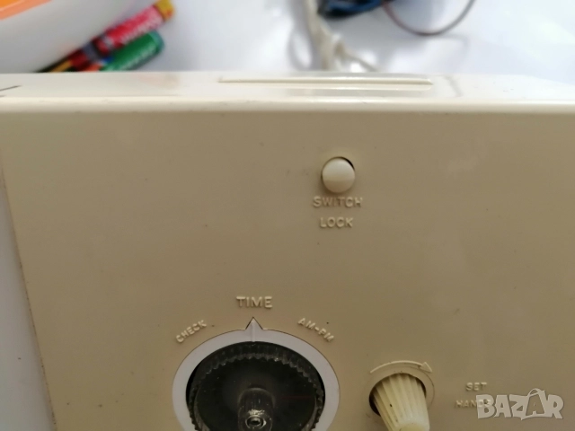 Ретро електромеханичен часовник Westclox Electric, Made in Scotland, снимка 9 - Антикварни и старинни предмети - 52865710