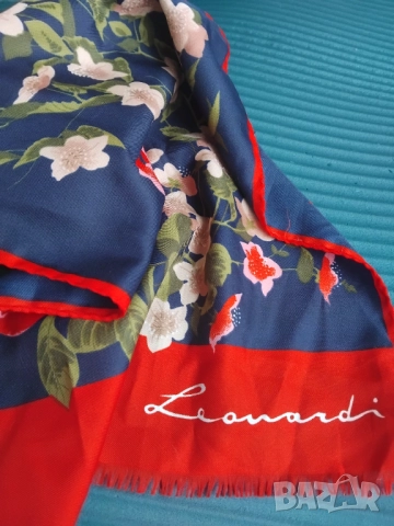 Leonardi 100% оригинален дамски шал, снимка 3 - Шалове - 52656065