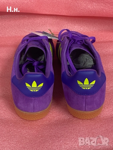 Дамски маратонки Adidas, снимка 2 - Маратонки - 52986217