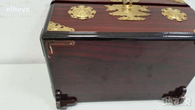 Дървена кутия с обков, снимка 7 - Антикварни и старинни предмети - 30117419