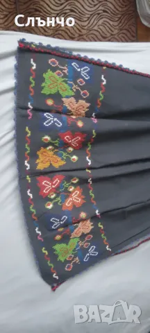 Ръчно бродирани престилки, снимка 14 - Антикварни и старинни предмети - 49553759