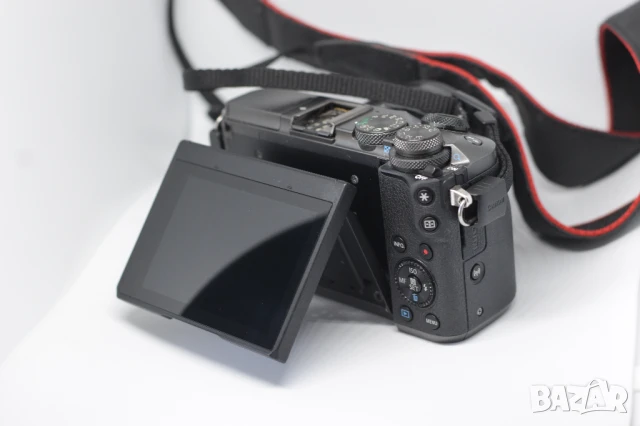 Фотоапарат Canon EOS M6 + Обектив EF-M 15- 45 мм , снимка 3 - Фотоапарати - 50663875