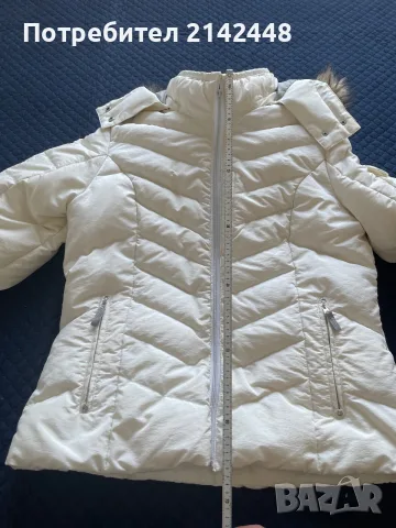 Продавам дамско яке бяло ( внос от САЩ). 