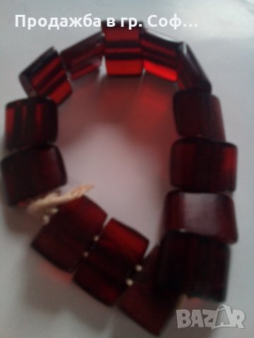 Гривна червен кехлибар , снимка 1 - Колекции - 30821047