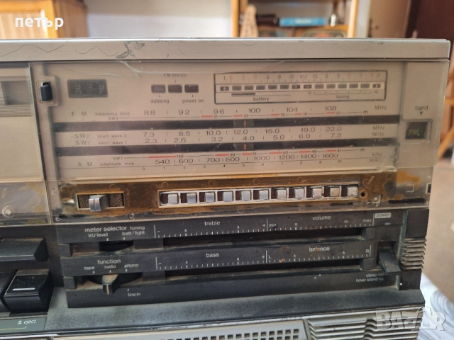 Касетофон Шарп 666 за части, снимка 3 - Радиокасетофони, транзистори - 54087041