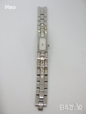 Дамски часовник с кристали DKNY NY3971, снимка 7 - Дамски - 44371930