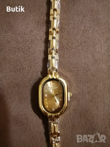 Дамски часовник в кутия