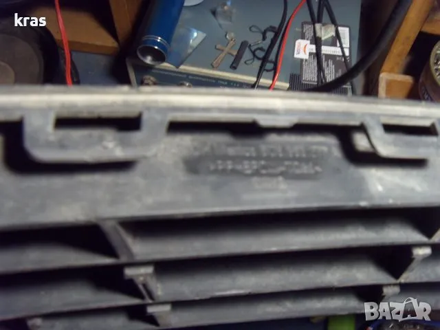 Решетка предна броня и км. табло VW Jettа 2012г., снимка 3 - Части - 50274719