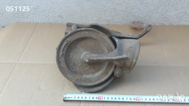 масивна отлична машинка за мелене на царевица , снимка 11 - Антикварни и старинни предмети - 48816826