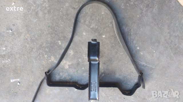 Скоба за аптечка пожарогасител голф 3 Volkswagen Golf III 