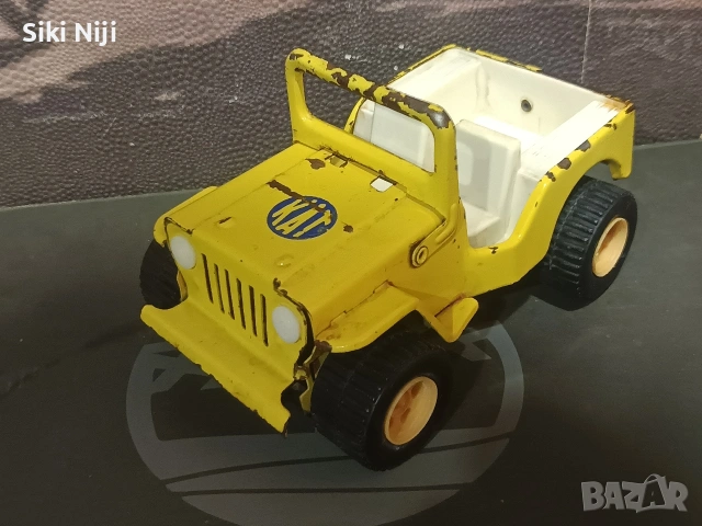 стари метални колички 