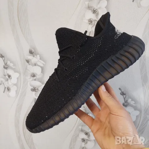 маратонки adidas YEEZY BOOST 350 V2 "Oreo  номер 46 ,5- 47 1/3, снимка 15 - Маратонки - 49784652