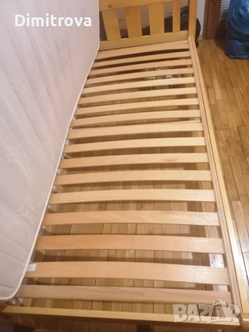 Употребявано единично дървено легло 90 x 200 см + двулицев матрак Тед + подматрачна рамка, снимка 2 - Спални и легла - 52412853