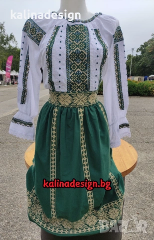 Комплект пола и блуза с шевици в зелен цвят