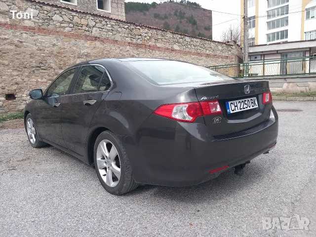 Продавам Honda Accord 2.2 I-DTEC, снимка 4 - Автомобили и джипове - 56457101