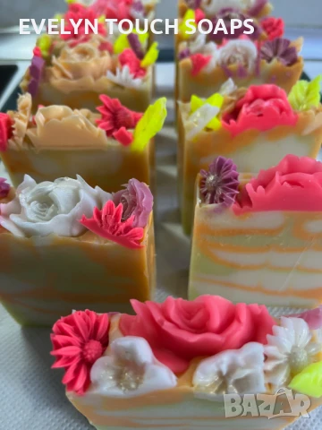 Градината Мажорел – арт сапун с флорална композиция , снимка 11 - Козметика за тяло - 51268005