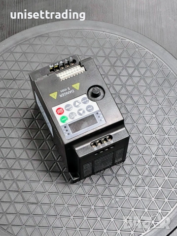 Честотен инвертор 0,75 кВт, 380V, 2,1А, снимка 8 - Електродвигатели - 53018535