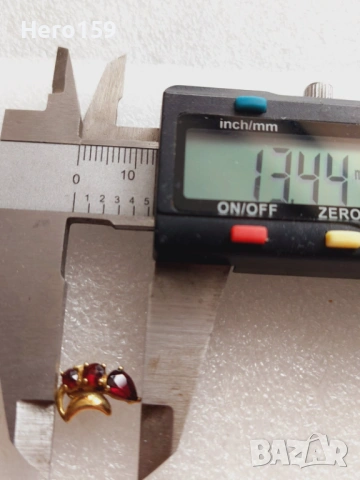 Златни осем каратови обеци с инкрустирани гранати, снимка 4 - Обеци - 54271324