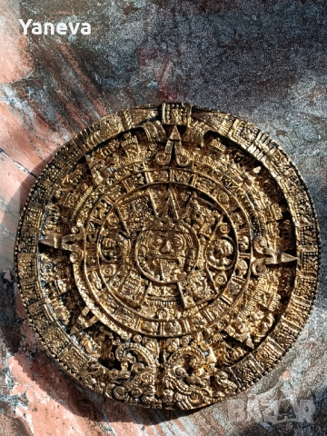 Календар на маите , известен също като " Ацтекския камък на Слънцето". , снимка 2 - Статуетки - 52643323