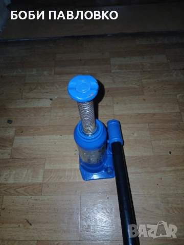 5тонен хидр.крик мерцедес-бенц нов, снимка 5 - Аксесоари и консумативи - 51963871