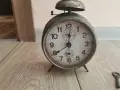 Стара работе и звънящ будилник, снимка 1