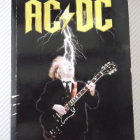 Книга "Двете страни на славата AC/DC-Пол Стенин" - 304 стр., снимка 1 - Художествена литература - 36560071