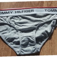 Комплект три броя дамски бикини Tommy Hilfiger, снимка 4 - Бельо - 31407575