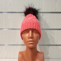 Нова зимна дамска шапка в цвят корал с шарен помпон/пух, снимка 8 - Шапки - 35479338