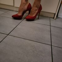 Обувки , снимка 2 - Дамски обувки на ток - 35112078